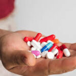 O Caminho Seguro da Saúde: AImportância de Comprar MedicamentosSomente em Farmácias e a Necessidadede Receita Médica